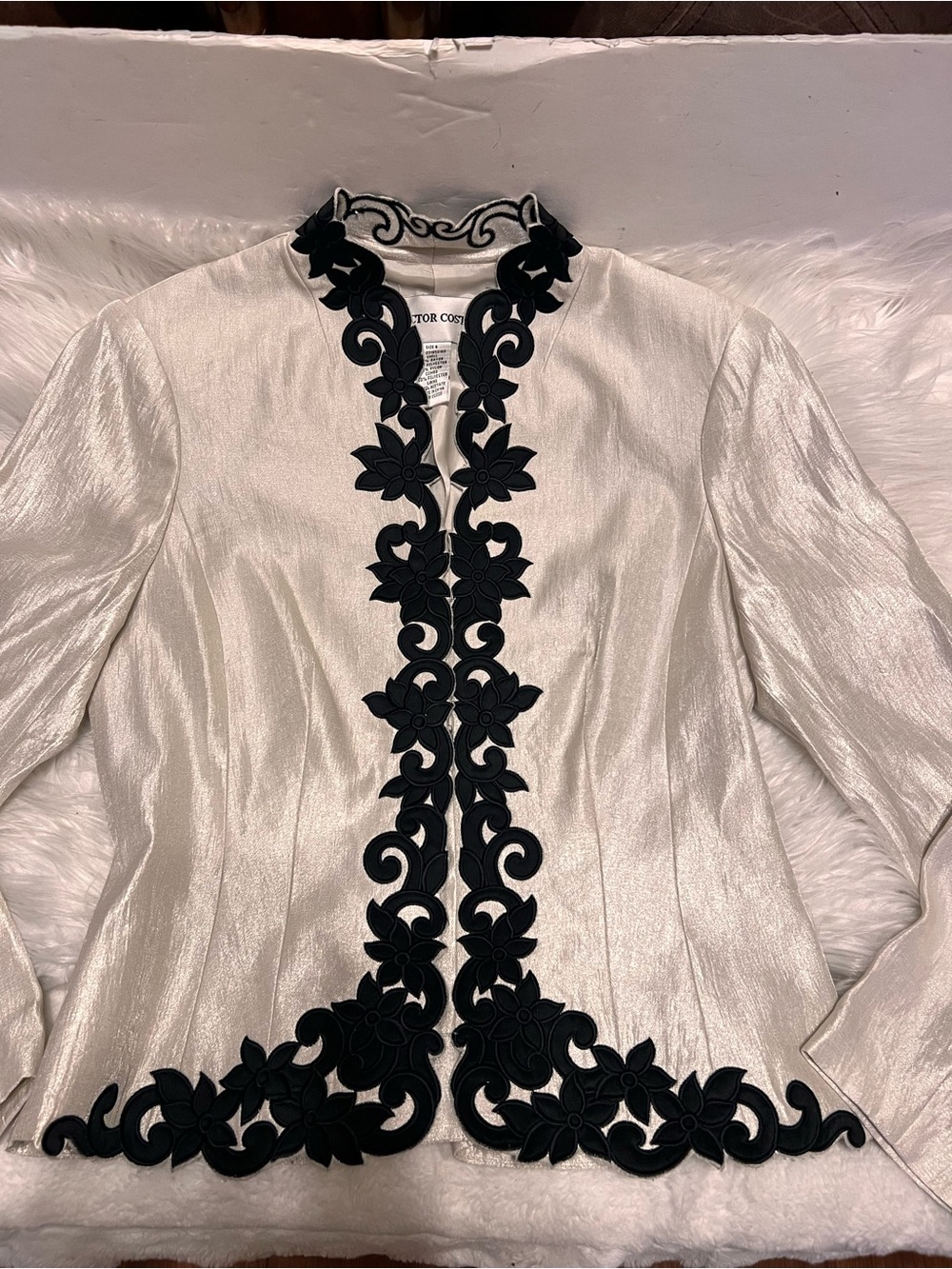 Victor Costa Ivory Jacket with Black Floral Appliqué size 6 - Picture 11 of 15